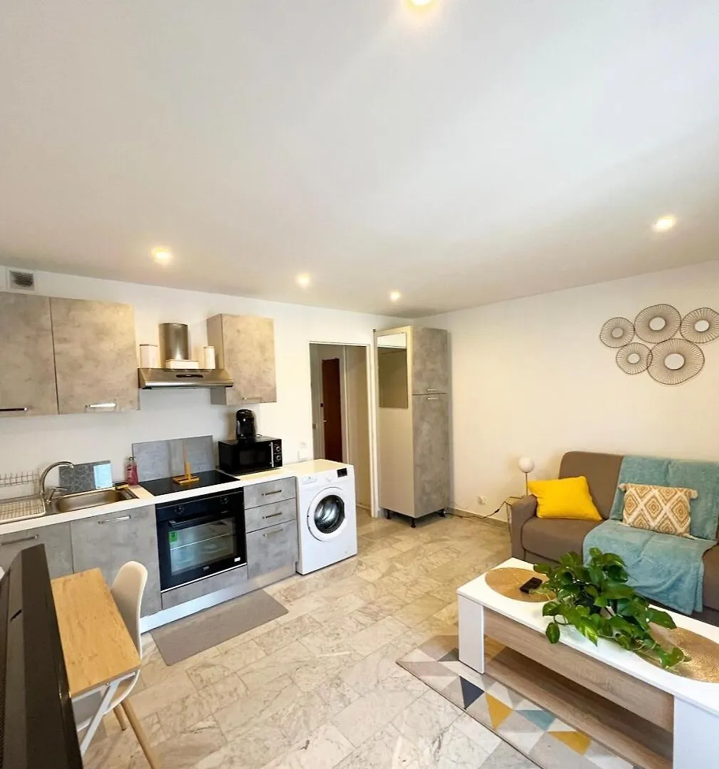 Super Studio Bord De Mer, Promenade Des Anglais Nizza 0*,  Francia